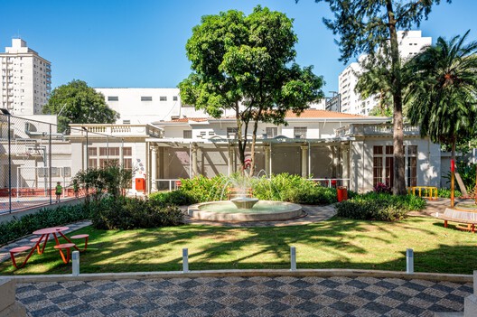 Escola Red House Ipiranga Bom Pastor / STUDIO DLUX + Licuri Paisagismo - Fotografia de Exterior, Jardim, Aido