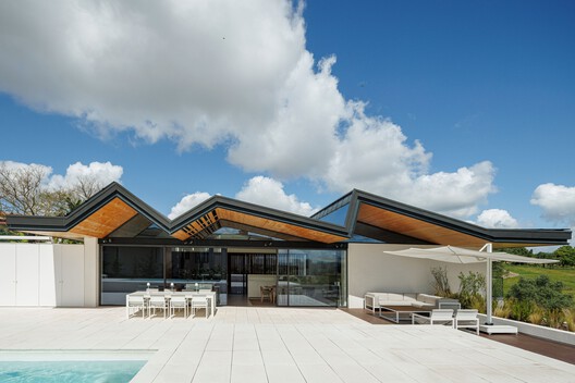 Casa Alcoutins / Paulo Martins - Imagem 1 de 33