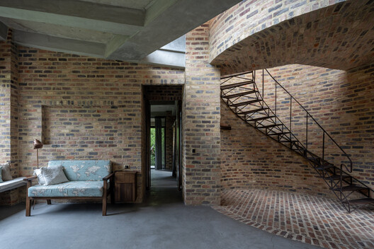 Nola Cabin / Yemail Arquitectura  - Interior Photography, Wood, Brick, Beam