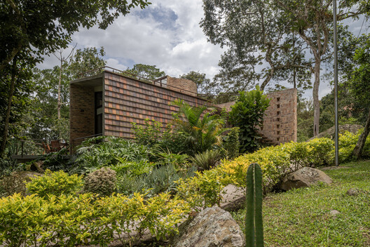Nola Cabin / Yemail Arquitectura  - Image 11 of 32