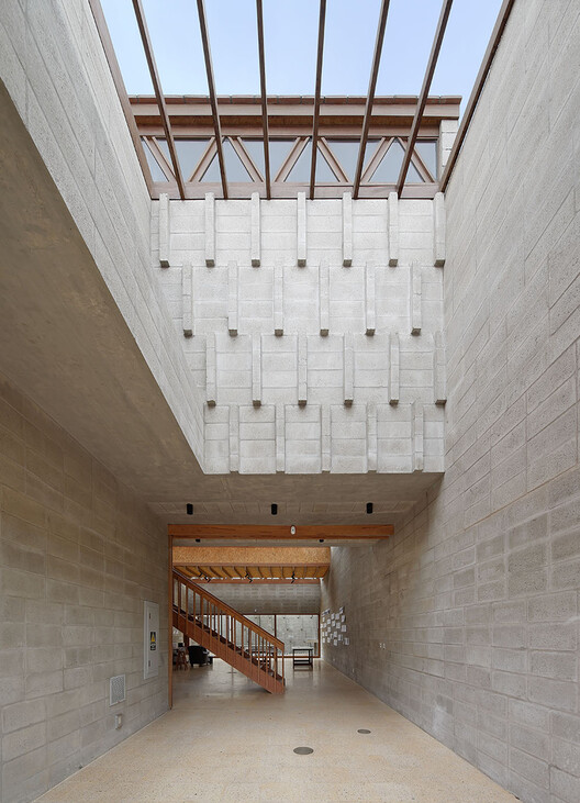 Estudio-taller para fotógrafo / Roman Bauer Arquitectos - Imagen 10 de 24