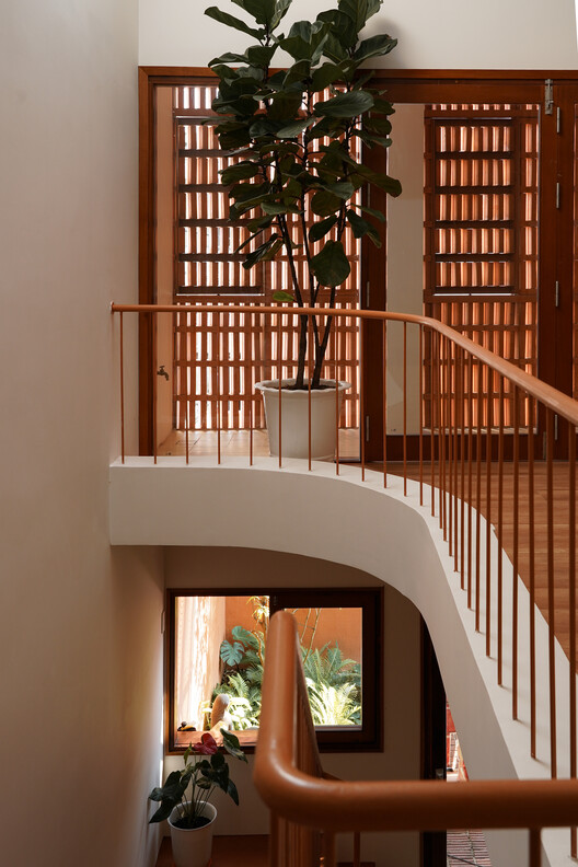 Terracotta Breath House / live out studio - Interior Photography, Wood, Stairs, Handrail