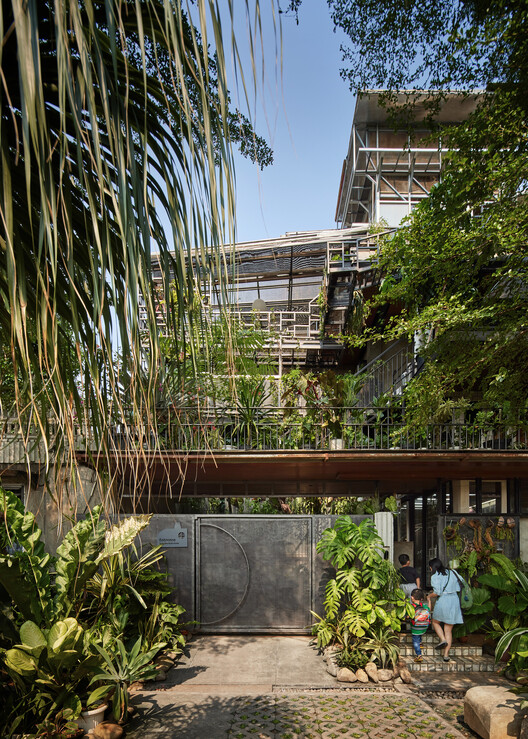 Kampoong Guha / Realrich Architecture Workshop - Exterior Photography, Balcony