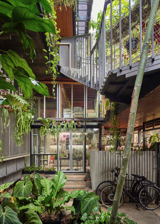 Kampoong Guha / Realrich Architecture Workshop - Exterior Photography, Stairs, Garden, Balcony