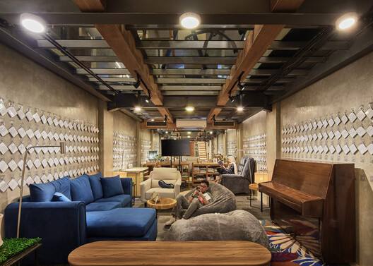 Kampoong Guha / Realrich Architecture Workshop - Interior Photography, Living Room, Wood, Sofa, Chair