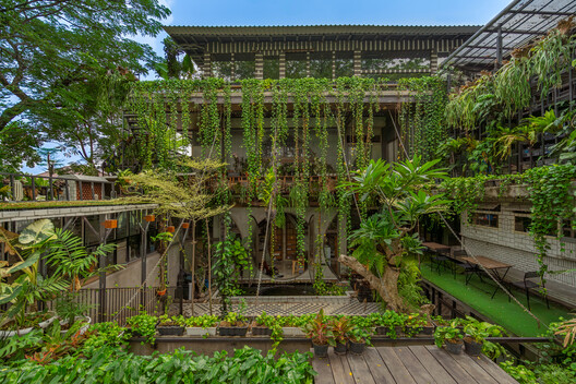 Kampoong Guha / Realrich Architecture Workshop - Image 4 of 44