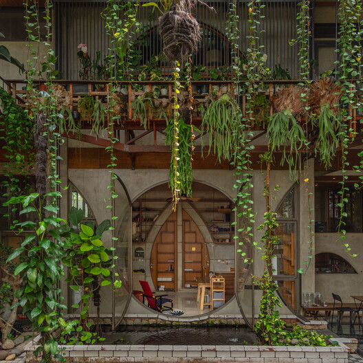Kampoong Guha / Realrich Architecture Workshop - Image 3 of 44