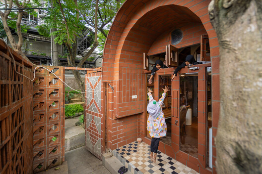 Kampoong Guha / Realrich Architecture Workshop - Interior Photography, Wood, Arch, Door, Brick