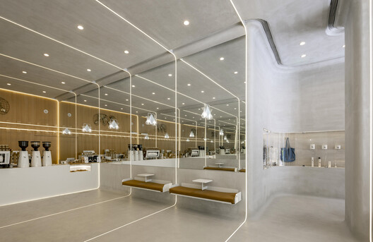 % Arabica Hangzhou MixC / Nguyen Khai Architects & Associates (NKAA) - Image 9 of 23