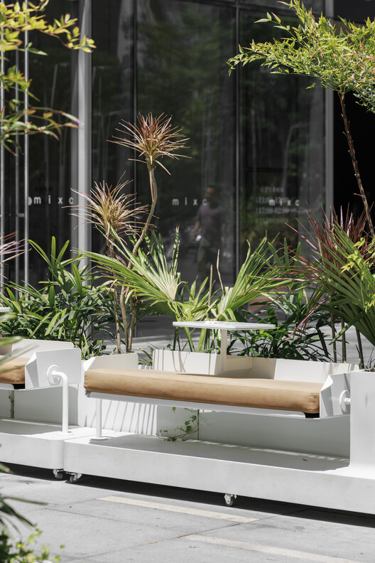 % Arabica Hangzhou MixC / Nguyen Khai Architects & Associates (NKAA) - Image 20 of 23