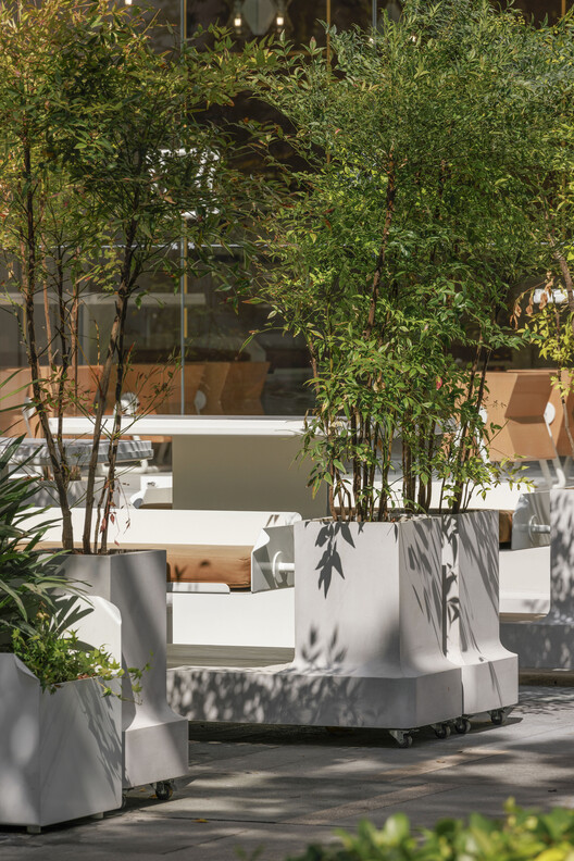 % Arabica Hangzhou MixC / Nguyen Khai Architects & Associates (NKAA) - Exterior Photography, Garden, Courtyard