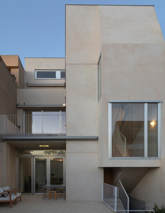 (REMOVED) Casa e pavilhão / Juan Marco Arquitetos - Mais Imagens
