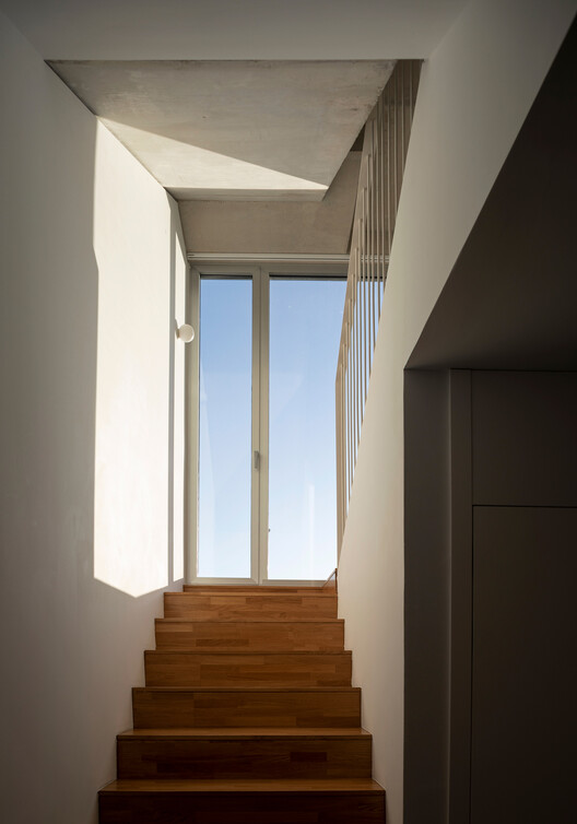 (REMOVED) Casa e pavilhão / Juan Marco Arquitetos (REMOVED) Casa e pavilhão / Juan Marco Arquitetos - Imagem 7 de 26