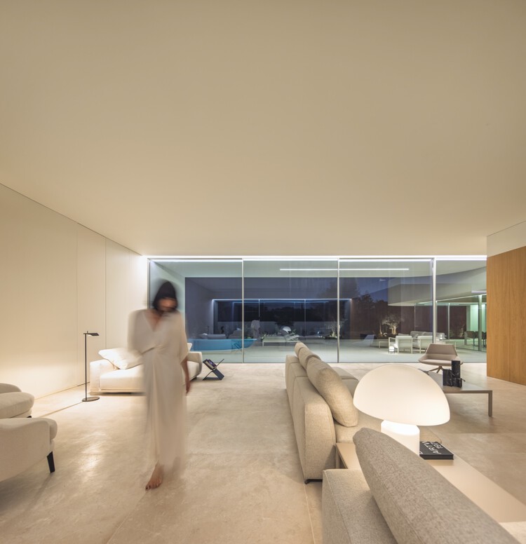 Villa 18, Casa en la Moraleja / Fran Silvestre Arquitectos - Fotografía interior, Sala de estar