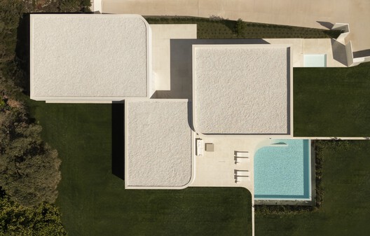 Villa 18, House in la Moraleja / Fran Silvestre Arquitectos - Image 7 of 37