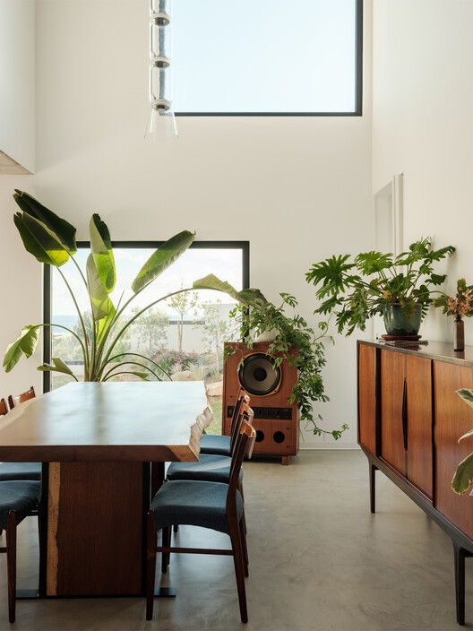 Hogar de horizonte/mamey - fotografía interior, comedor, madera, iluminación, mesas, sillas