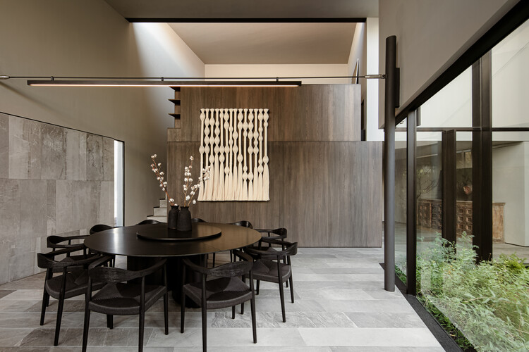 Casa Río/Rabak - Fotografía interior, comedor, iluminación, sillas, vidrio
