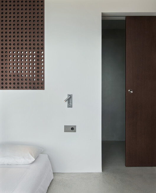 Attic A.N.T. / Pineda Monedero Attic A.N.T. / Pineda Monedero - Interior Photography, Bedroom, Wood, Door