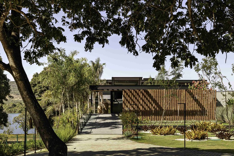 Lake House / Dayala e Rafael arquitetos associados - Exterior Photography, Houses
