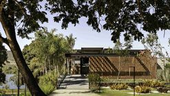 Lake House / Dayala e Rafael arquitetos associados
