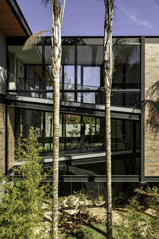 Lake House / Dayala e Rafael arquitetos associados - Image 10 of 24