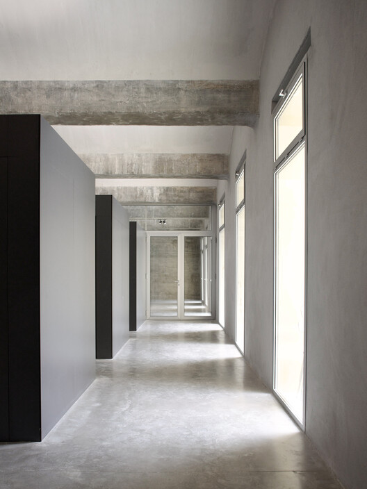 Cistern Conversion into Multi-Purpose Space / Estudio Úbeda Valero + Roque Carlos Valero - Interior Photography, Concrete, Column
