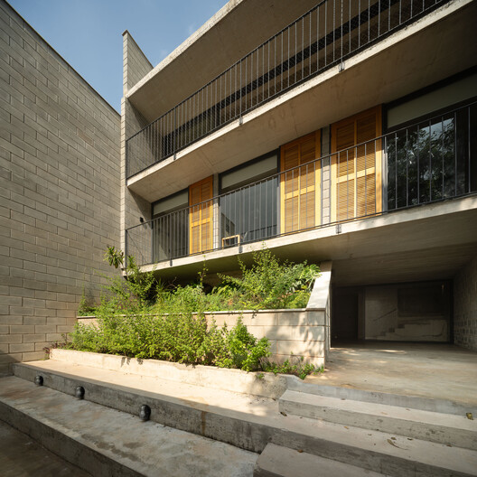 Casa Camboriú / Terra e Tuma Arquitetos Associados - Fotografía exterior, Concreto, Balcón