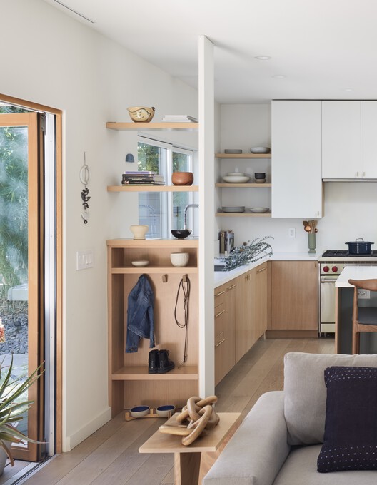 Silverlake Terrace Bungalow Renovation and Extension / ARA-la - Image 13 of 24