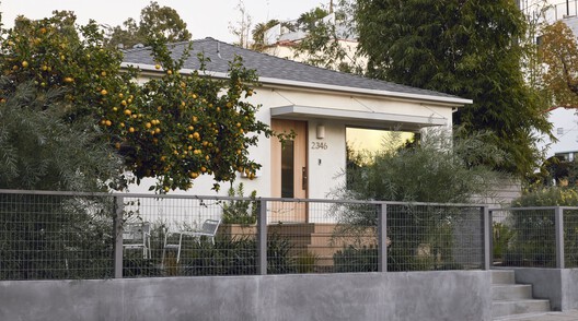 Silverlake Terrace Bungalow Renovation and Extension / ARA-la - Exterior Photography, Garden, Concrete