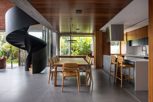 Casa Oasis / Shinagawa arquitetura - Fotografía interior, Comedor, Madera, Sillas