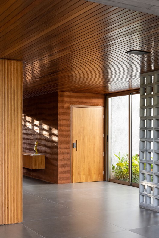 Casa Oasis / Shinagawa arquitetura - Fotografía interior, Madera, Fijación Vigas