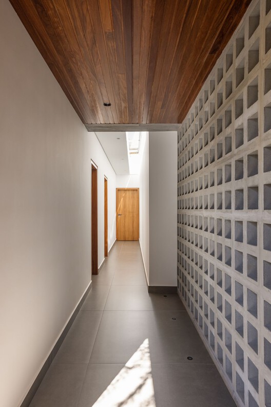 Casa Oasis / Shinagawa arquitetura - Fotografía interior, Madera