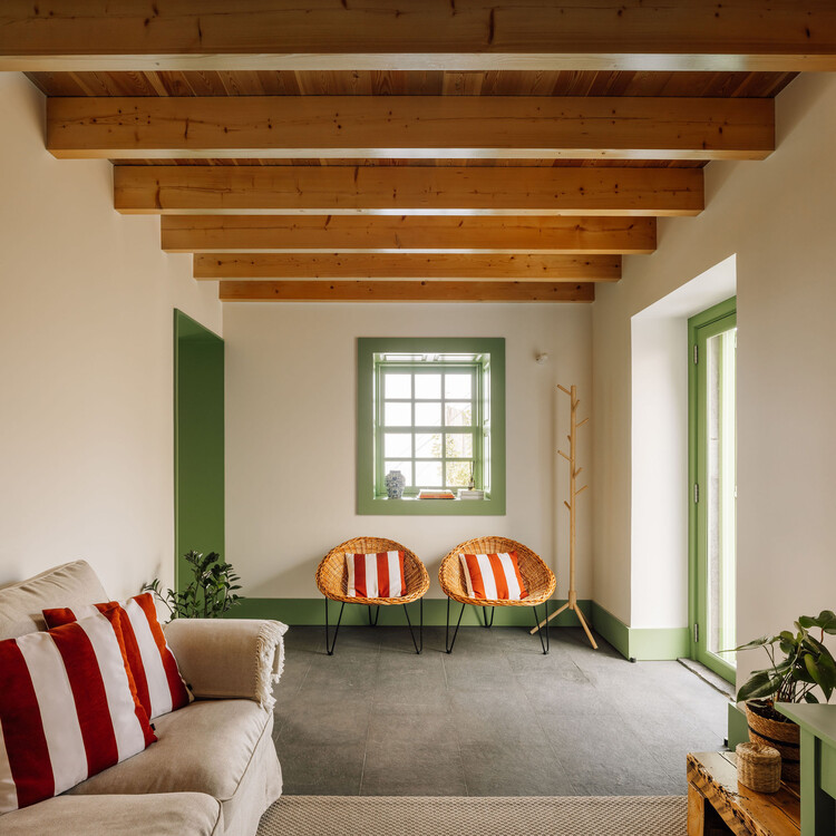 Martes House/Manuel Tojal Architects - Fotografía interior, sala de estar, madera, mesa, iluminación, sillas