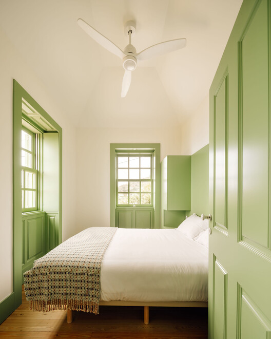 Casa das Terças / Manuel Tojal Architects - Fotografia de Interiores, Dormitório, Cama, Madeira, Iluminação