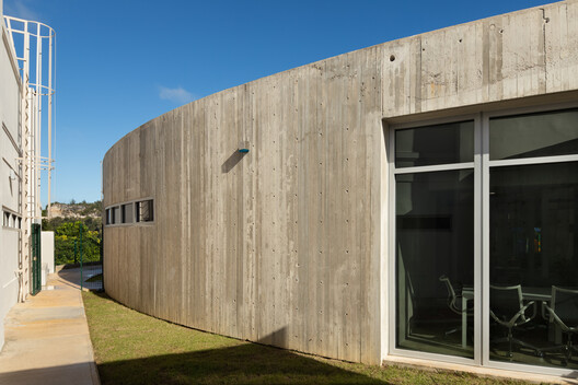 Jardim de Infância Ciales / Toro Arquitectos - Fotografia de Exterior, Madeira, Concreto