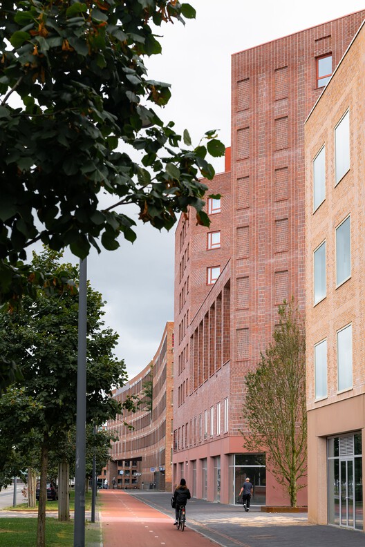 5TRACKS Mixed-Use District / Shift Architecture Urbanism + Powerhouse Company - Exterior Photography, Facade