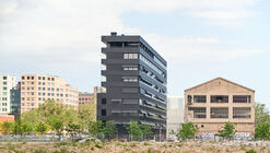 45 Industrialized Social Housing Units  / Vivas Arquitectos