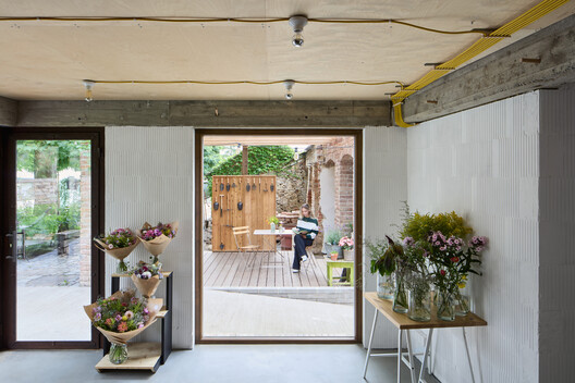 Kraffer Community Garden / matěj šebek architekti + Ateliér Za Mák - Interior Photography, Wood, Chair