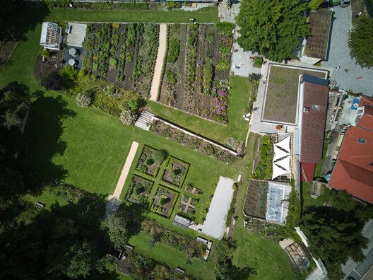 Kraffer Community Garden / matěj šebek architekti + Ateliér Za Mák - Image 2 of 28