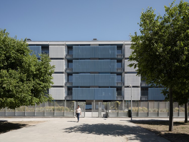 73 Vivienda oficialmente protegida en Vallecas - Rosilla 3 / Ricardo Sánchez González - Fotografía externa