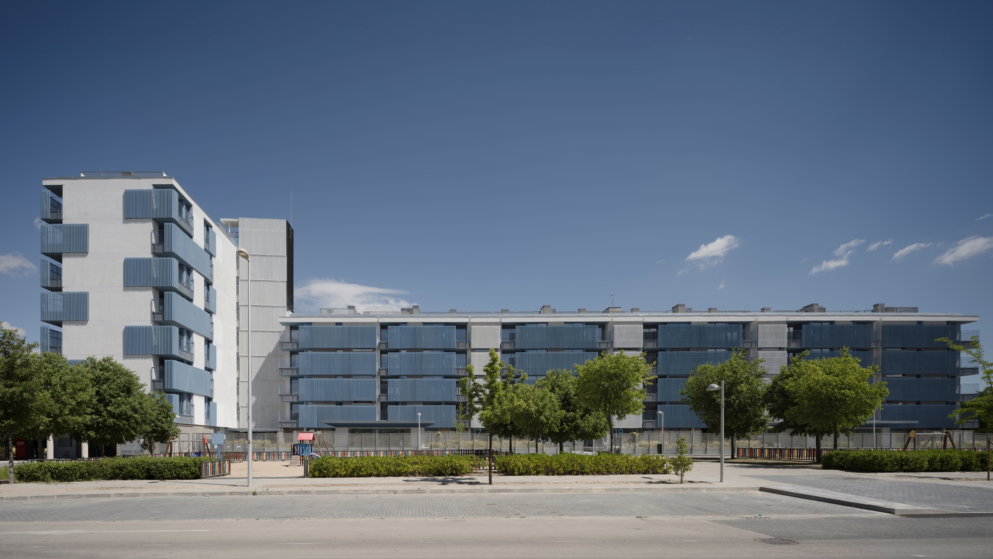 73 Social Housing Units in Vallecas - Rosilla 3 / Ricardo Sanchez Gonzalez