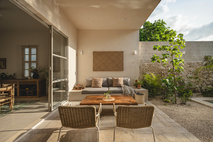 Goliana House / Taller, Diseño y Arquitectura - Fotografía interior, sala de estar, sillas, mesas, terraza, terraza interior