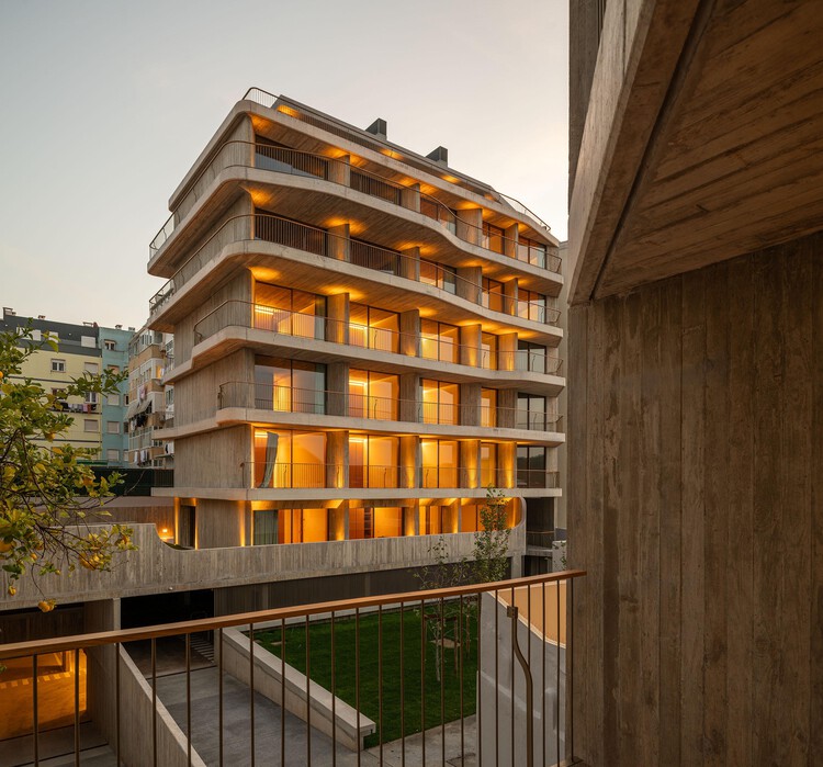 Vila Sanches / Menos é Mais Arquitectos - Fotografia de Exterior, Balcão