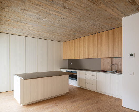 Vila Sanches / Menos é Mais Arquitectos - Fotografia de Interiores, Cozinha, Madeira, Bancada