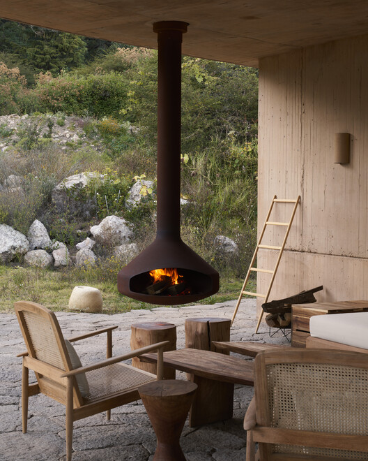 Tradition, Innovation and Experimentation: Contemporary Mexican House Through the Lens of Edmund Sumner - Image 16 of 25