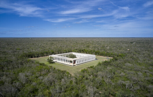Tradition, Innovation and Experimentation: Contemporary Mexican House Through the Lens of Edmund Sumner - Image 7 of 25