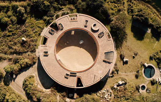 Tradition, Innovation and Experimentation: Contemporary Mexican House Through the Lens of Edmund Sumner - Image 15 of 25