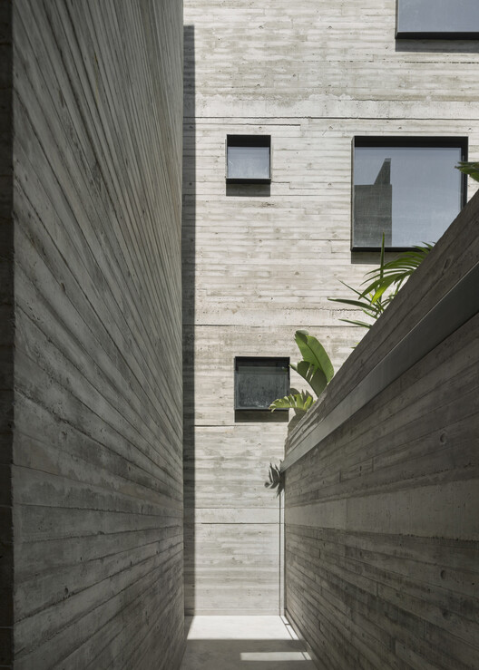 Casas Urbanas Newbery / Dieguez Fridman Casas Urbanas Newbery / Dieguez Fridman - Fotografía exterior, Concreto