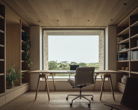 Bay House / McLean Quinlan - Fotografia de Interiores, Sala de Jantar, Madeira, Mesa, Prateleira, Cadeira