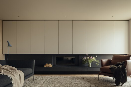 Bay House / McLean Quinlan - Fotografia de Interiores, Sala de Estar, Madeira, Iluminação, Sofá